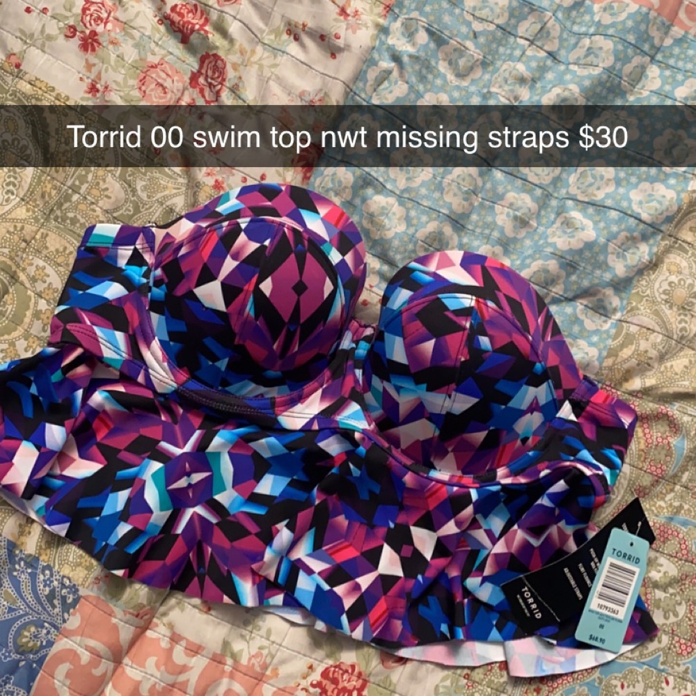 Torrid 00 swim top missing straps